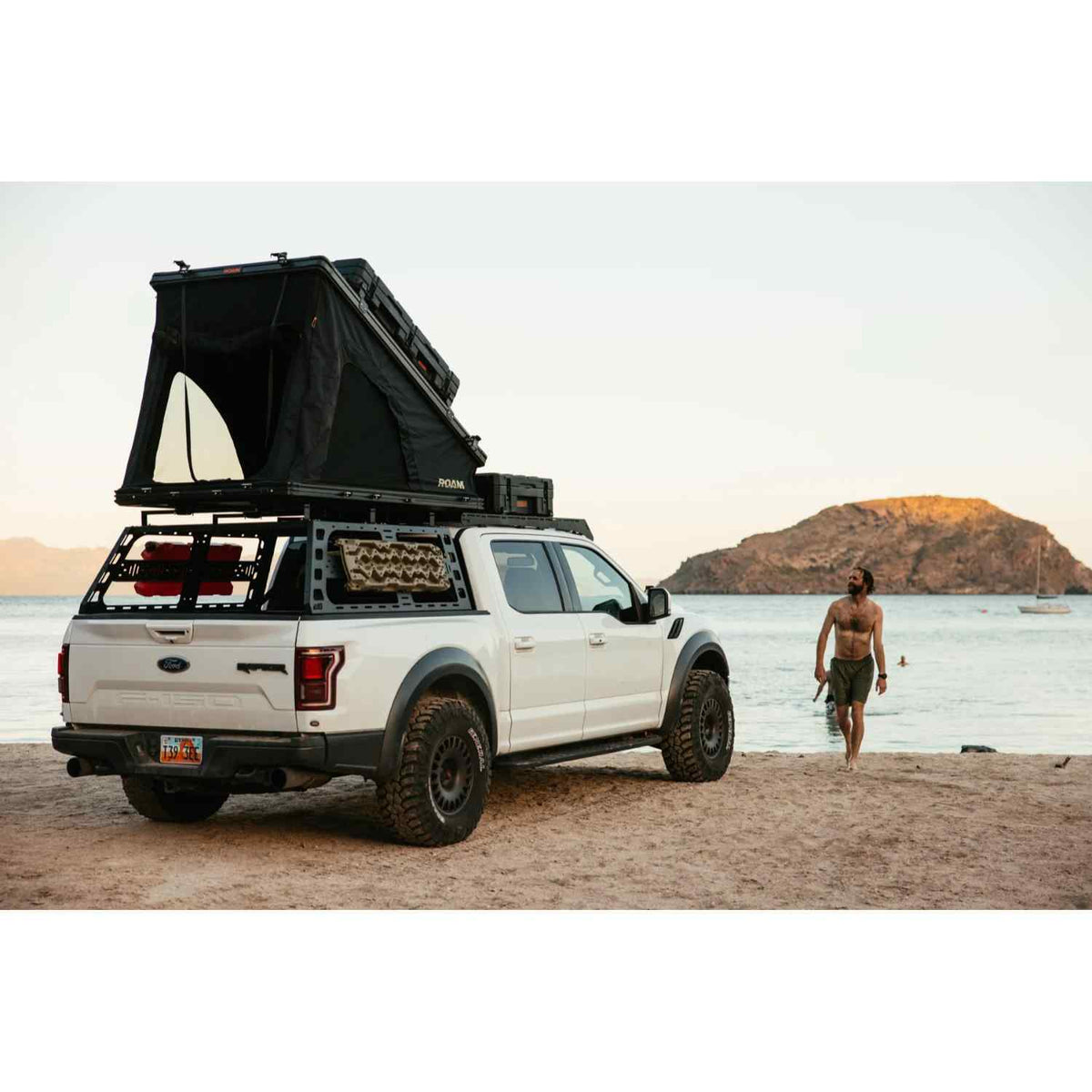 Roam Desperado Hardshell Rooftop Tent - ROAM-RTT-DSPRDO-SLATE-WB